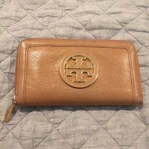 tory burch amanda wallet